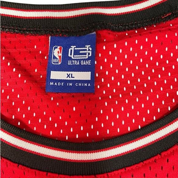 Chicago Bulls Women’s Cropped Jersey Size XL New Without Tag NBA Ultra Game Red - Picture 8 of 16